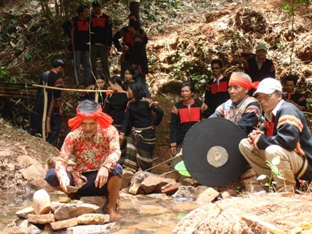 បណ្ដាពិធីបុណ្យក្នុងជីវិតរបស់ជន E de - ảnh 2